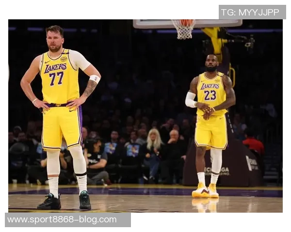 艾顿湖人生涯再创佳绩90命中率砍下20分10篮板追平队史第二多纪录